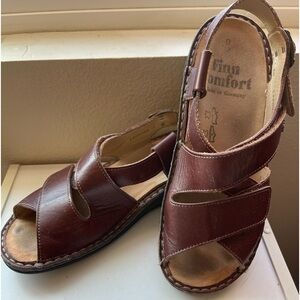 Finn Comfort leather Sandals size 38 (7-7.5)